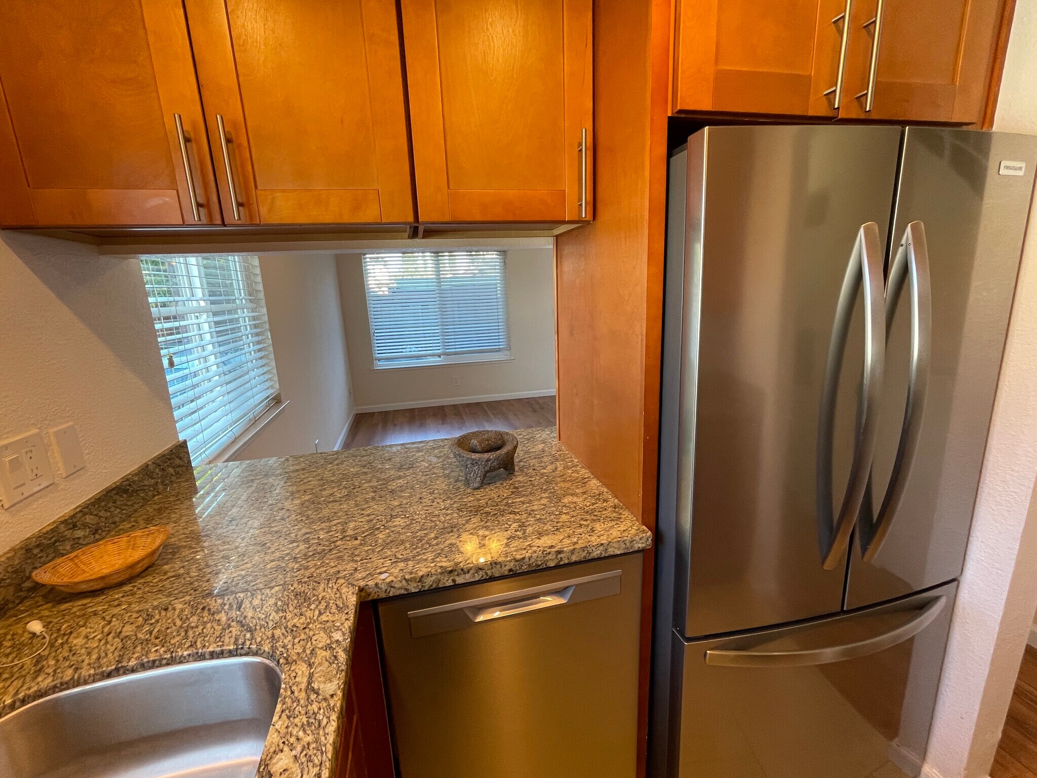 Kitchen pass thru - 1705 Monroe St