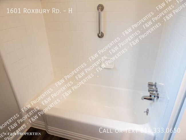 Building Photo - 1601 Roxbury Rd