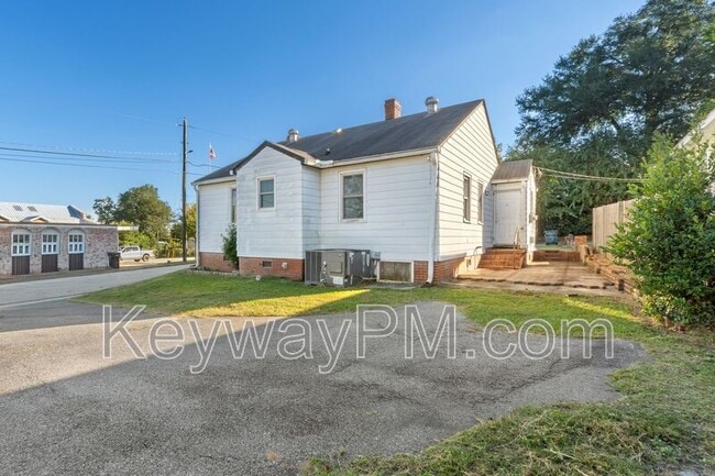 Building Photo - 2085 Heckle St