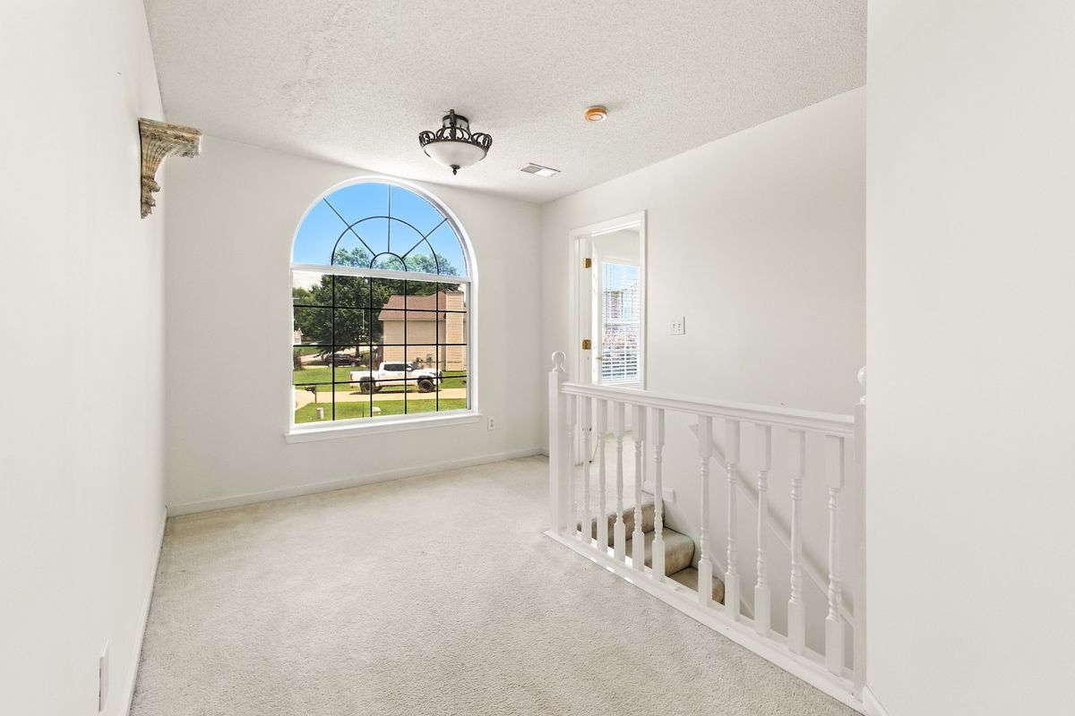 Building Photo - 5745 Crystal Springs Way