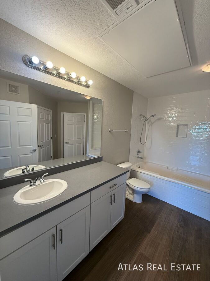 Building Photo - 15475 E Andrews Dr