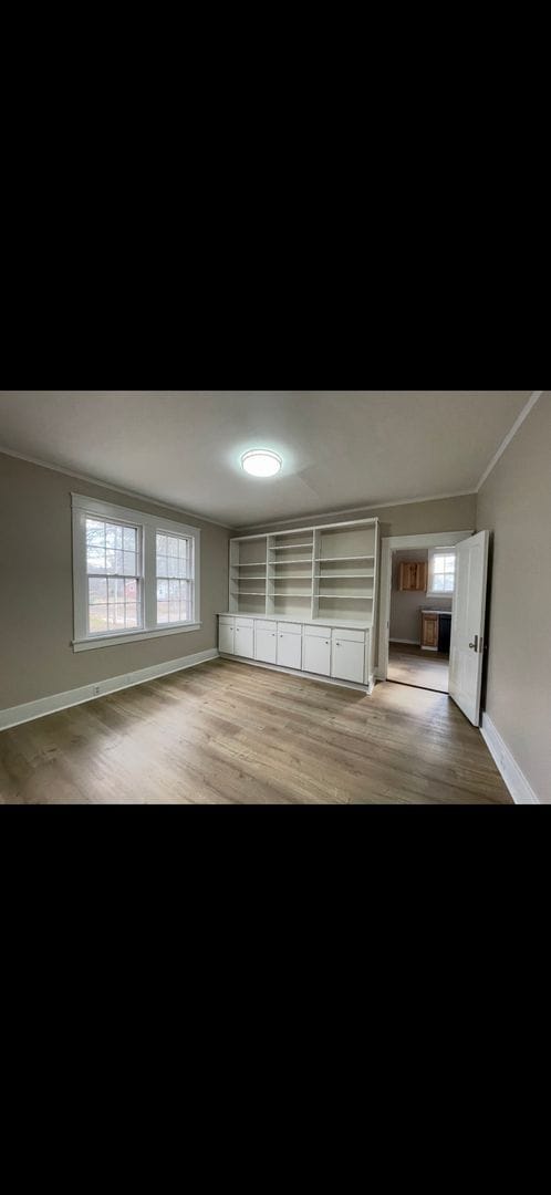 Building Photo - NEW LISITING