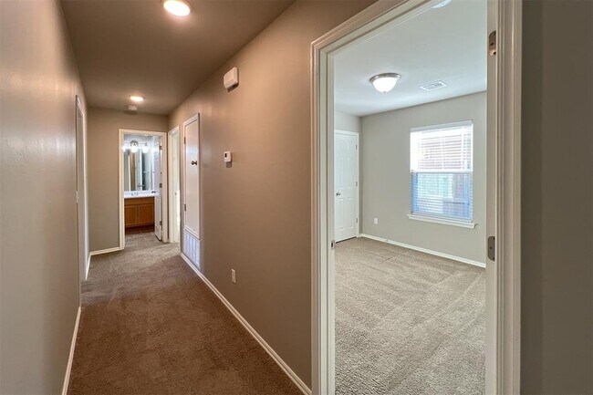 Building Photo - 7804 Bennie Terrace