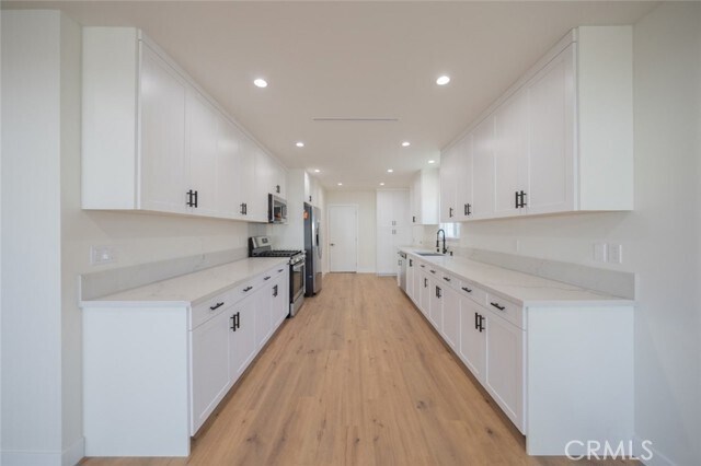 Building Photo - 14727 Leadwell St