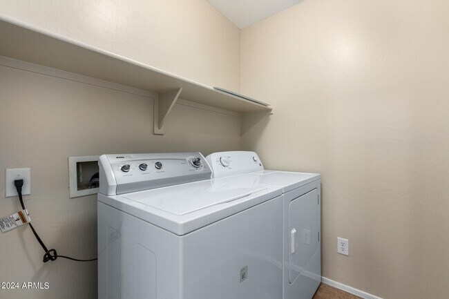 Building Photo - 2343 E Sunland Ave