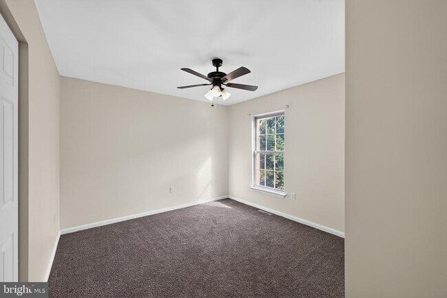 Building Photo - 137 Pointe Ridge Dr