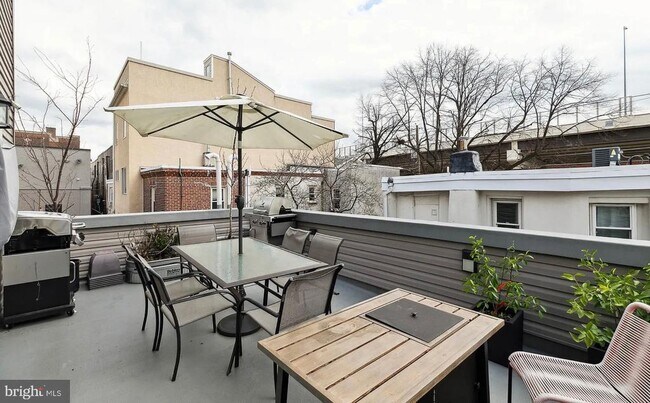 Building Photo - 2813 Tilton St