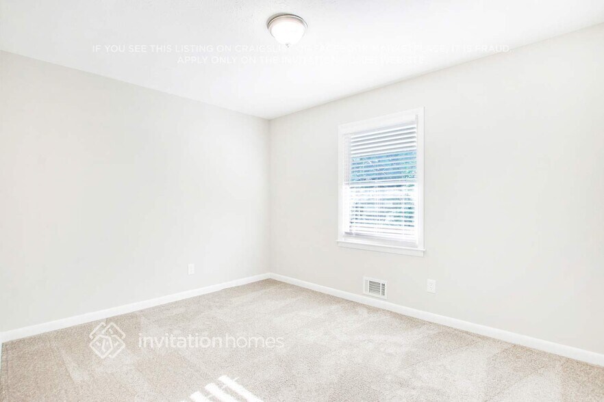 Building Photo - 5447 Blackhawk Dr