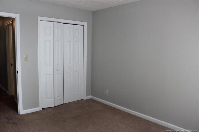 Building Photo - 325 Waterdown Dr