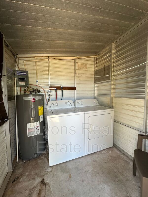 Building Photo - 140 Lamplighter Ln