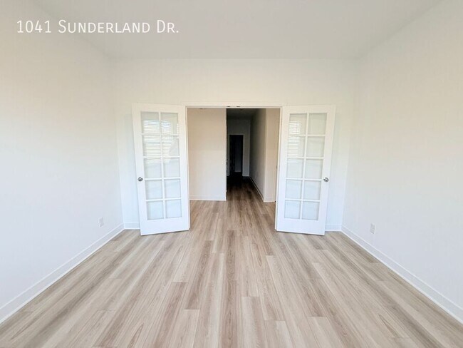 Building Photo - 1041 Sunderland Dr