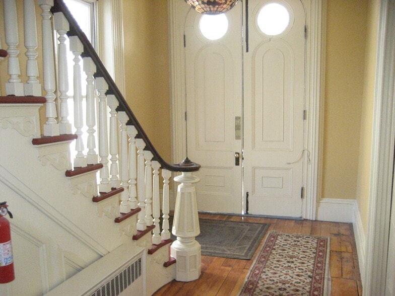 entry to the bldg, - 2587 South Ave