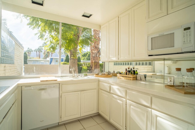 Building Photo - 75810 Altamira Dr
