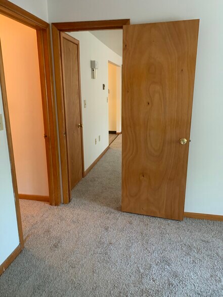 Building Photo - 20 Forestdale Ave