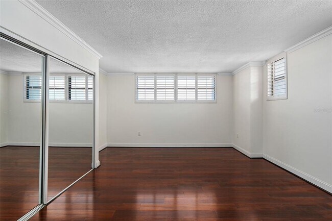 Building Photo - 1100 S Orlando Ave