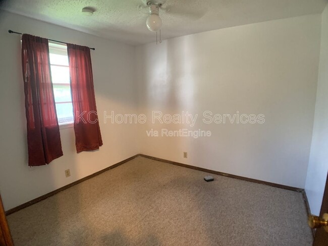 Building Photo - 4900 S Dimple Dr