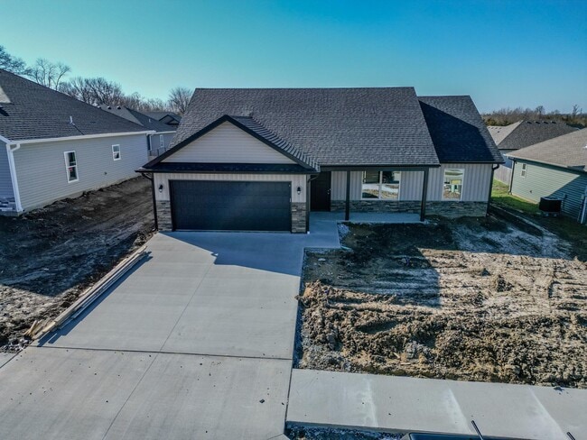 Building Photo - 3324 Naples Dr