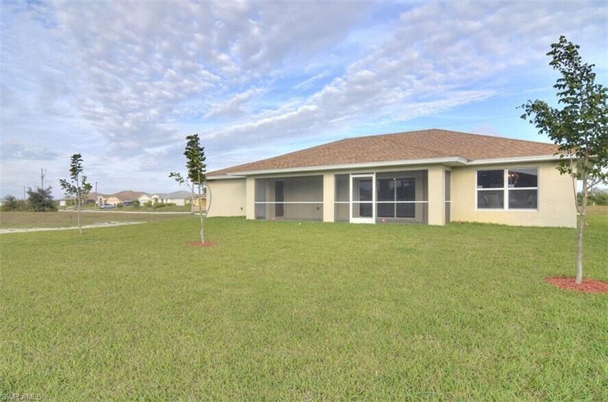 Building Photo - Coming  Soon Stunning  3 bedroom 2 bathroom single family home.