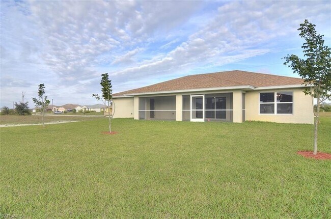 Building Photo - Stunning  3 bedroom 2 bathroom single family home.