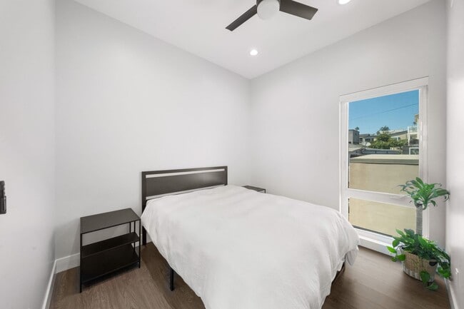 Building Photo - Stunning Fully Furnished New Build 2 Bed/2 Bath Home in Bay Park!