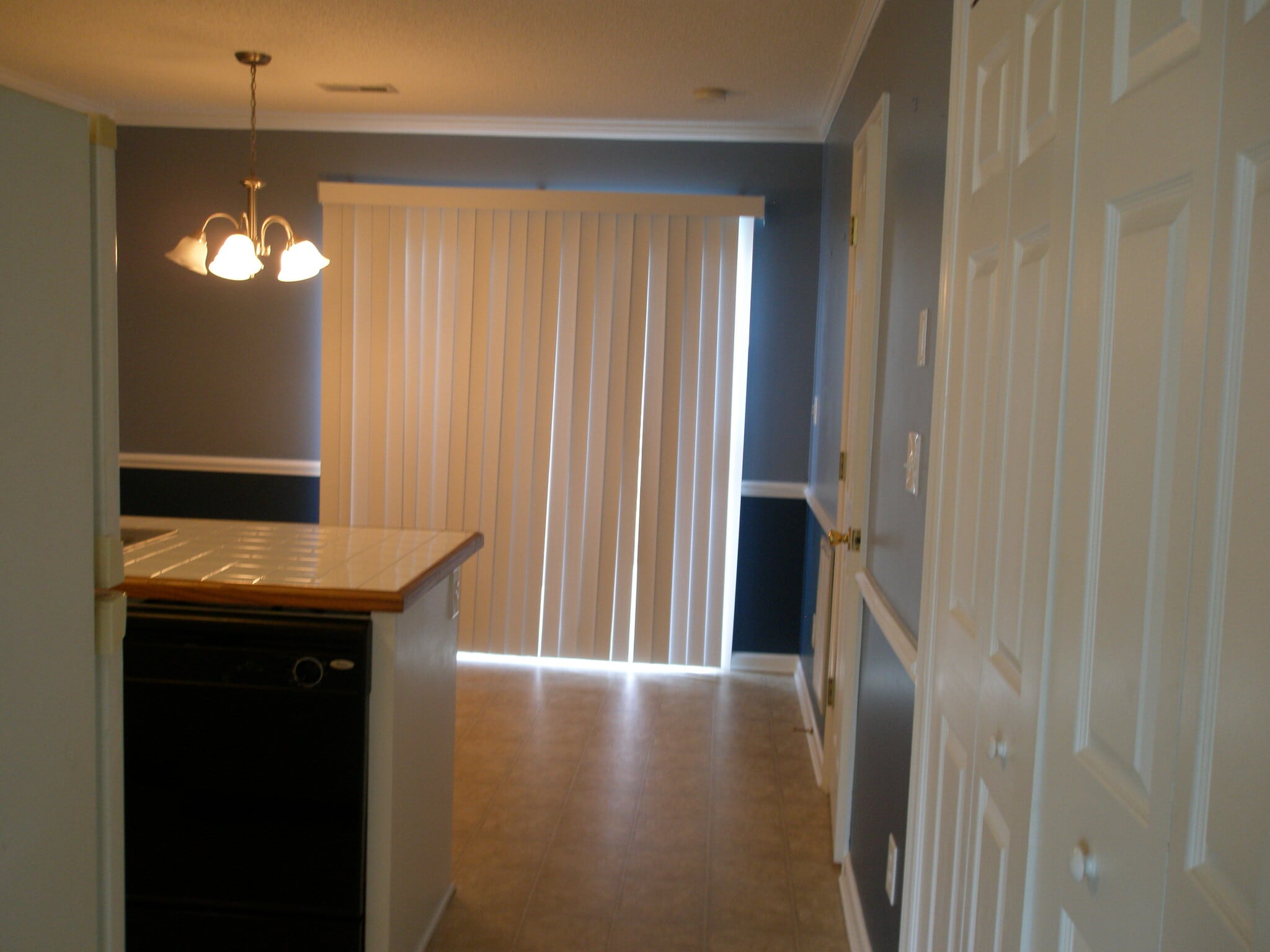 Kitchen - 2330 Vineyard Dr