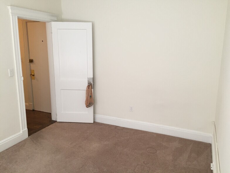 Building Photo - 74 Brainerd Rd