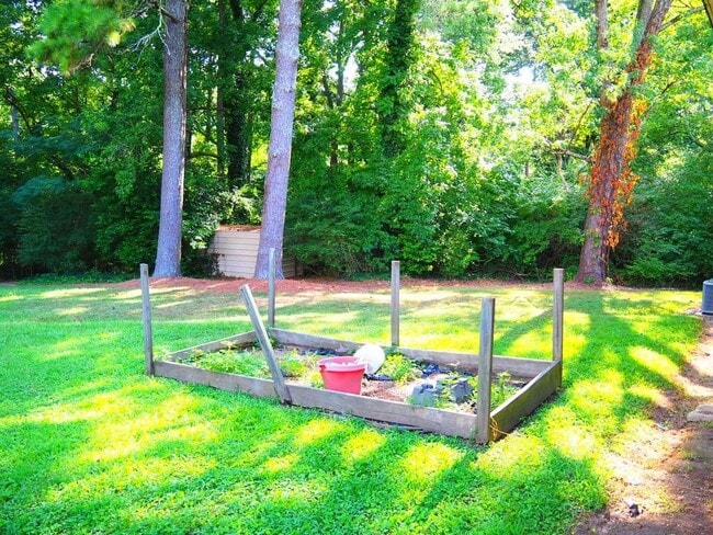 Building Photo - 1457 Thunderwood Ln SW