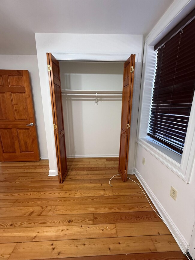 Building Photo - 800 Bloomfield St