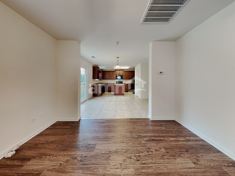 Building Photo - 1882 Woodstone Dr