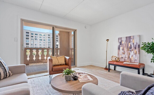 Building Photo - 7930 E Camelback Rd