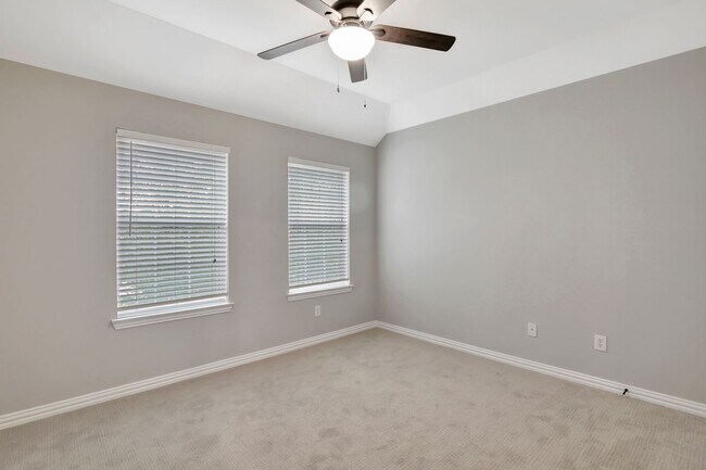 Building Photo - Stonebridge Ranch Beauty