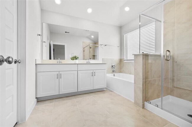 Building Photo - 6306 Brazos Trl Dr