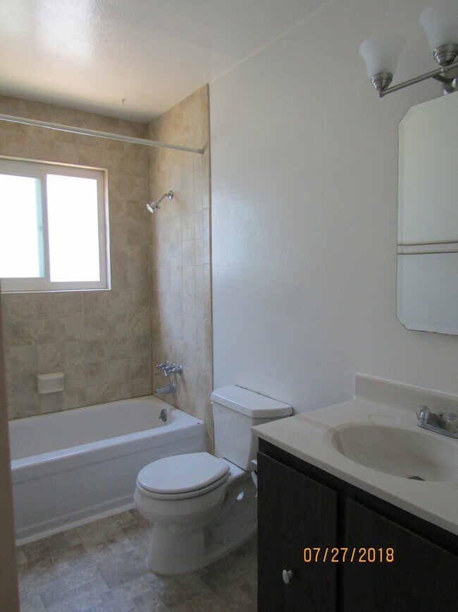 Building Photo - 3 bed, 2 bath, 2 car garage, single story home in Rincon Valley!