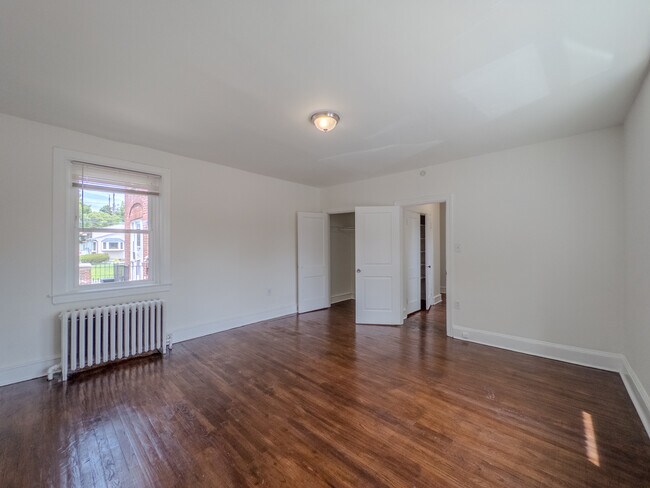 Bedrooms | Folcroft Courts - Folcroft Courts Apartments