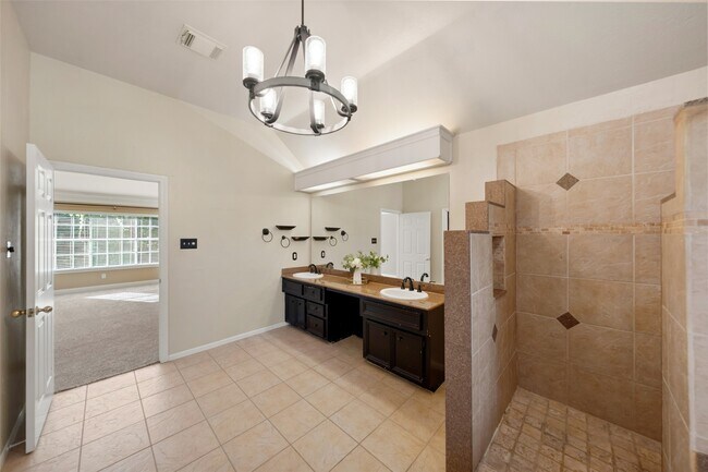 Building Photo - 4422 Pine Breeze Dr