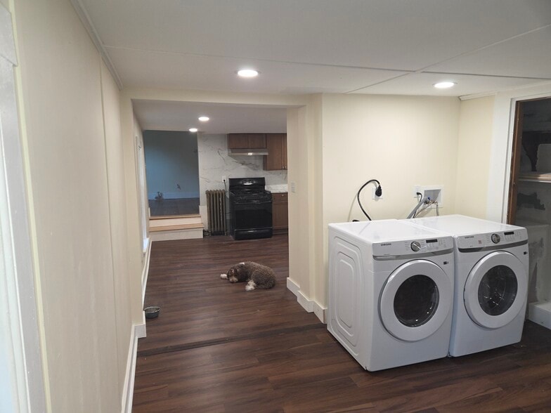 Laundry and kitchen - 20 Chilcott Pl