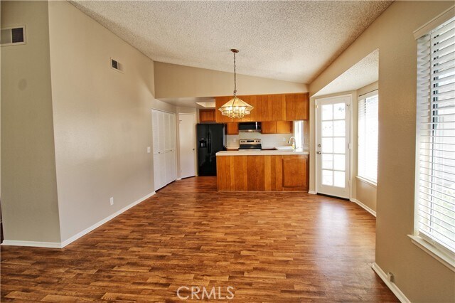 Building Photo - 25710 Sunrise Way