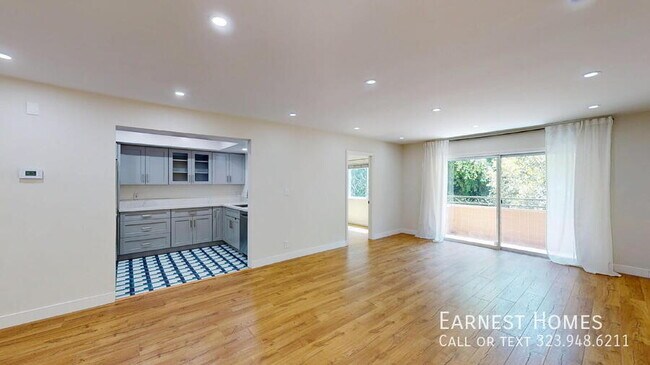 Building Photo - 6752 Hillpark Dr