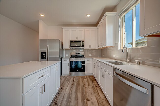 Building Photo - 7134 Glennwick Grv Ln