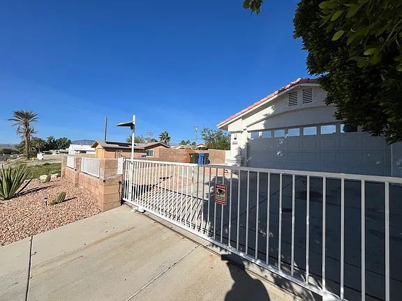 Building Photo - Welcome to your next home in Desert Hot Springs a beautifully maintained and recently renovated 3...