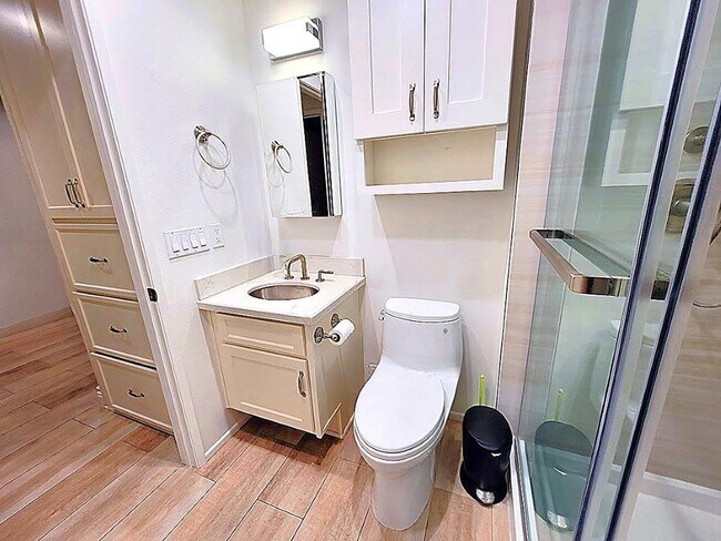 Building Photo - 28506 Barbosa