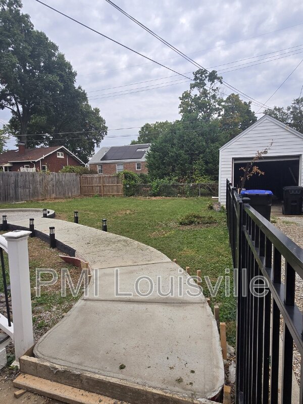 Building Photo - 2929 Bon Air Ave