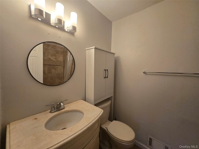 Building Photo - 60 Evan Rd