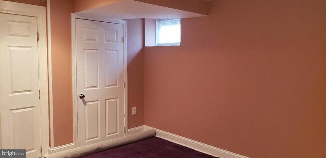 Building Photo - 9207 4th St