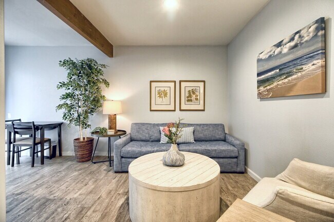 Building Photo - Charming 1-Bedroom Oasis on Highland Drive, Oxnard - Silver Strand