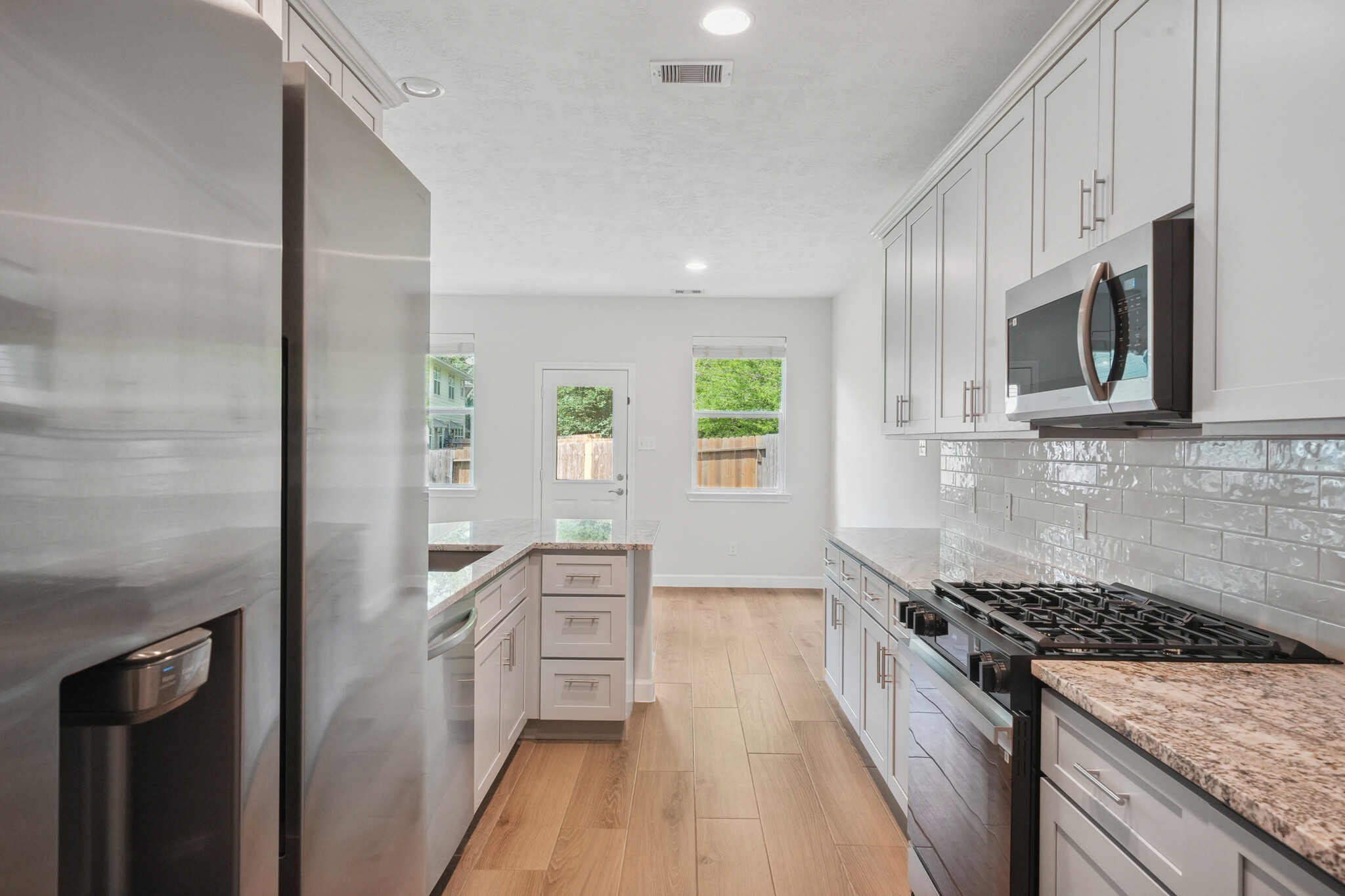 Building Photo - 10 Fairlee Ct