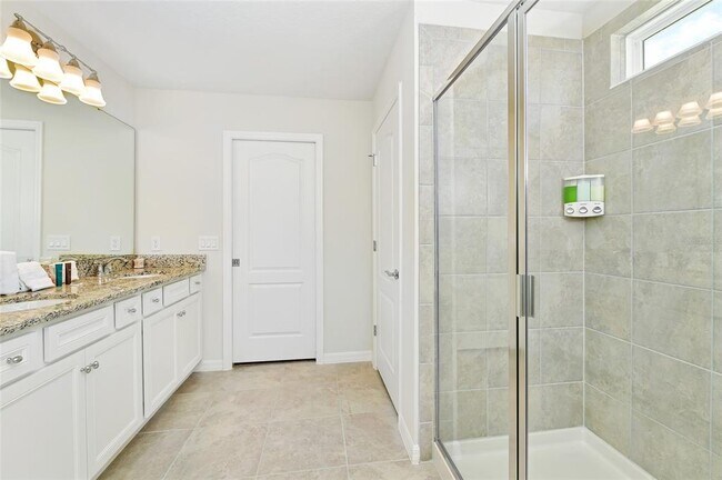 Building Photo - 7212 Oakmoss Loop