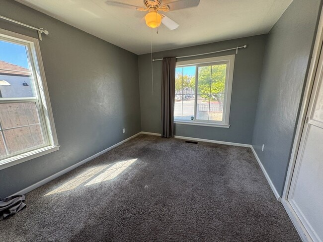 Building Photo - Charming 3-Bedroom Home with a spacious yard and modern amenities in Chula Vista