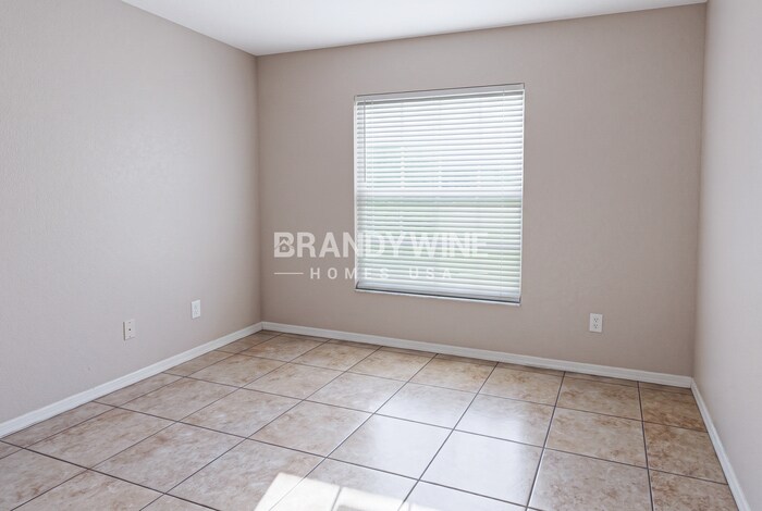 Building Photo - 424 Candler Ave