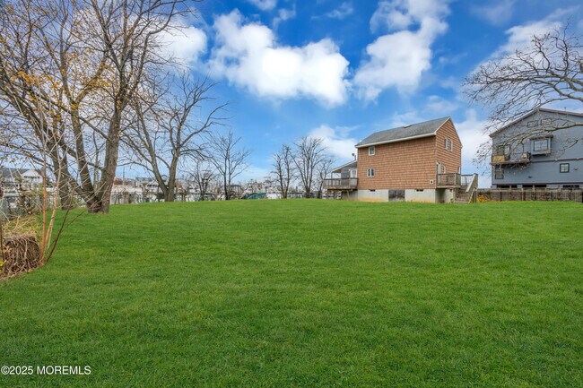 Building Photo - 234 Beach Ave